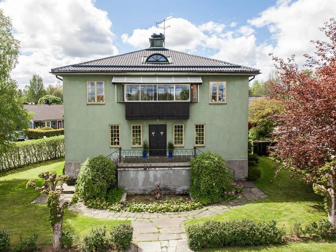 9 rok · 300 m² · Västra Vägen 2