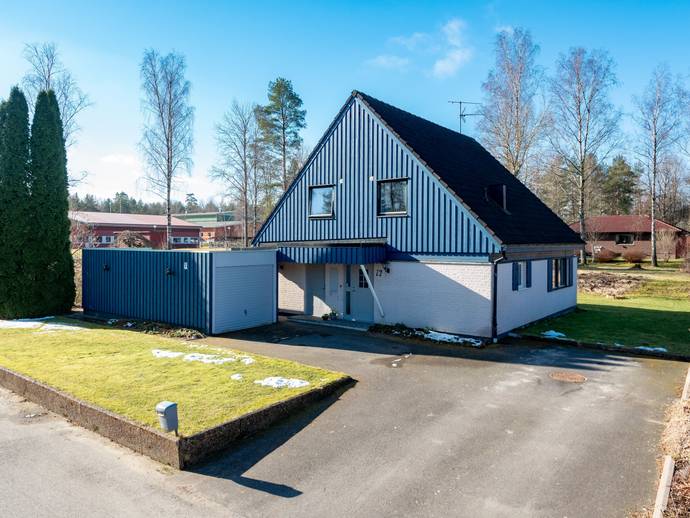 4 rok · 144 m² · Almvägen 12