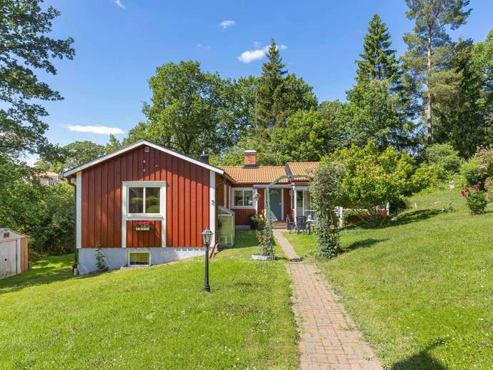 7 rok · 132 m² · Gottfrids väg 3
