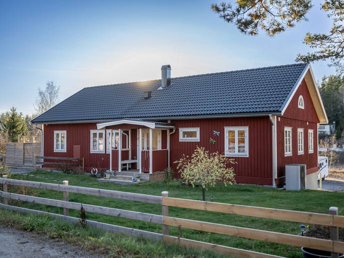 6 rok · 125 m² · Klövstavägen 18