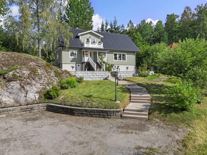 7 rok · 216 m² · Pelles väg 3