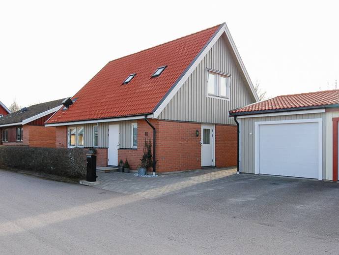5 rok · 122 m² · Högerkroken 11