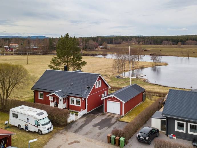 6 rok · 147 m² · Helsings väg 12