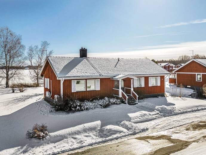 4 rok · 105 m² · Falkens väg 14