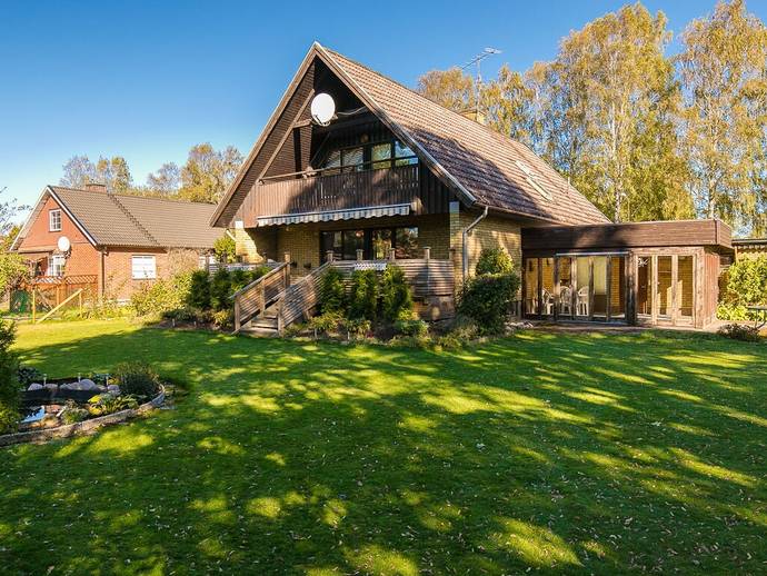 8 rok · 160 m² · Tennisvägen 3