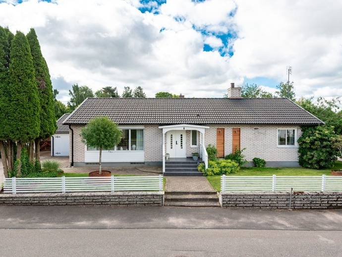 4 rok · 124 m² · Källstorpsvägen 8