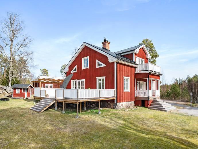 6 rok · 147 m² · Edvik 826