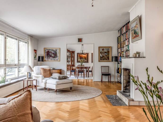 8 rok · 218 m² · Barrstigen 3