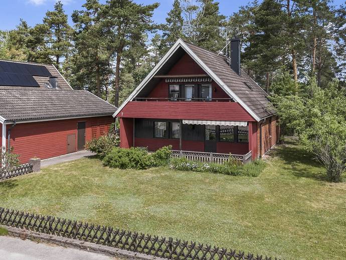6 rok · 147 m² · Asphagsvägen 7
