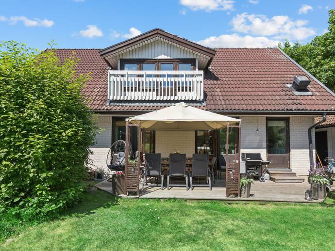 6 rok · 158 m² · Forsavägen 40