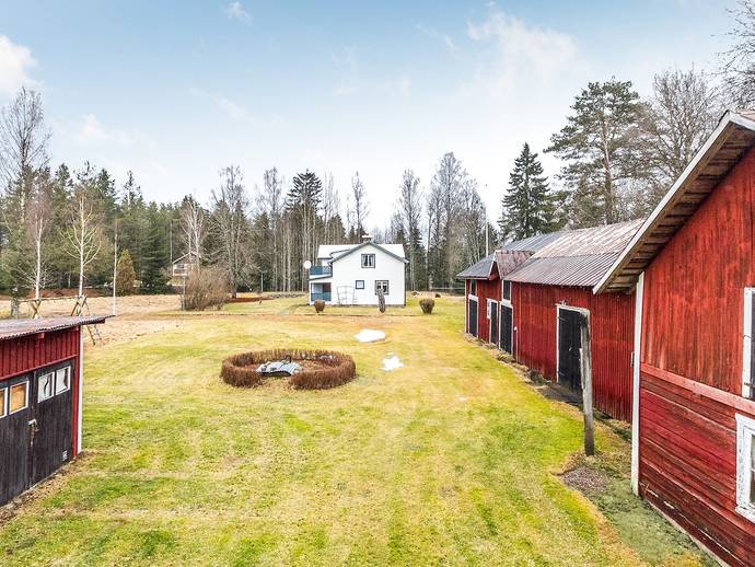6 rok · 141 m² · Västra Skymnäs 201