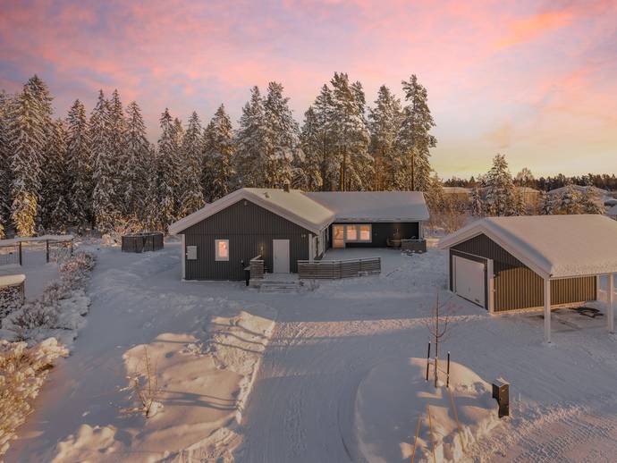 7 rok · 165 m² · Svalörtsvägen 10