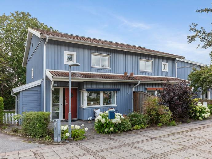 4 rok · 105 m² · Häradsdomarevägen 56