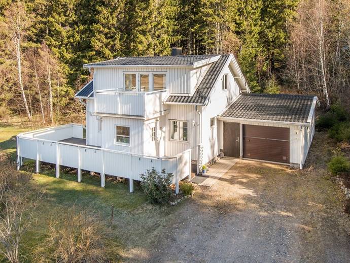 3 rok · 83 m² · Liveröd 2