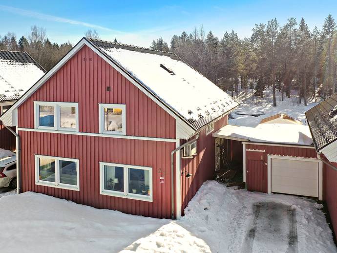6 rok · 151 m² · Hjortronstigen 23