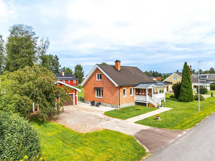 4 rok · 121 m² · Ängsvägen 8