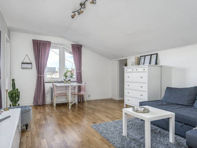 1 rok · 25,5 m² · Apelgatan 17 B