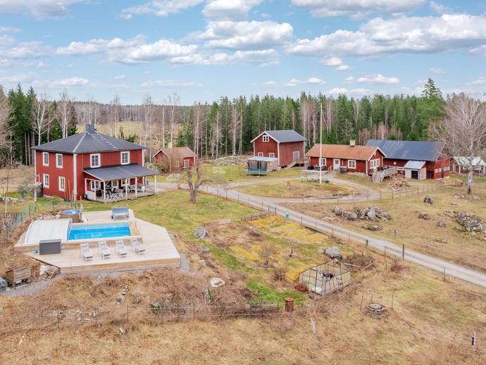 7 rok · 292 m² · Stäringe Bostorp