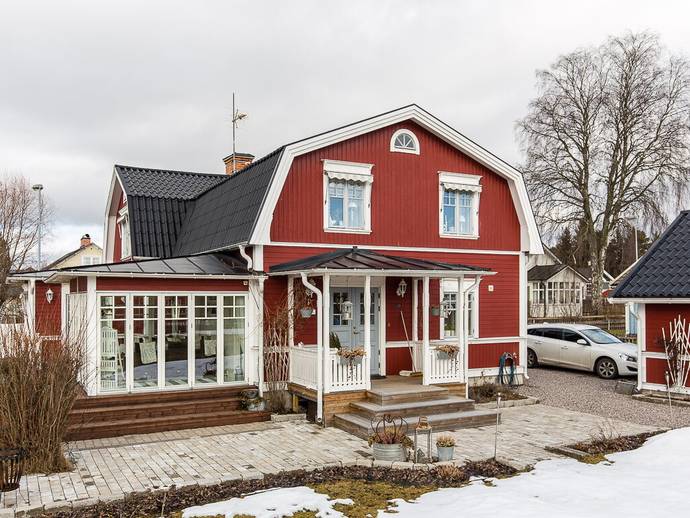 6 rok · 156 m² · Olarsvägen 3