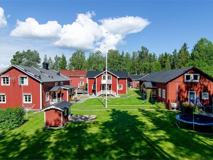 10 rok · 343 m² · Heden 32