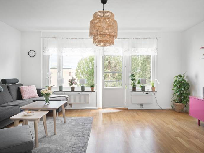 2 rok · 64 m² · Valthornsvägen 2