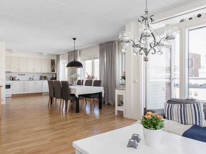 3 rok · 91 m² · Axel Wennergrens Väg 18 3tr