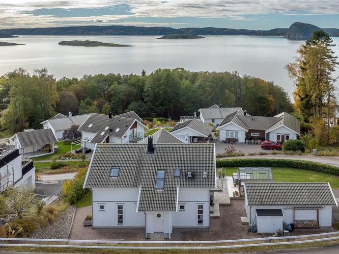 6 rok · 157 m² · Einars väg 6