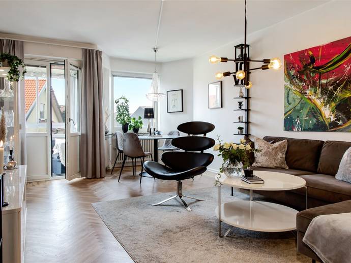 2 rok · 57,5 m² · Karl XI:s väg 23