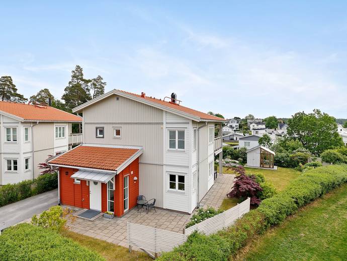 5 rok · 144 m² · Ljustret 12