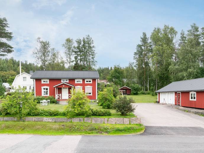 4 rok · 140 m² · Långbackavägen 45