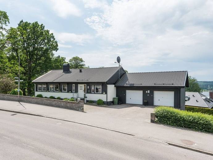 8 rok · 162 m² · Grönahögsvägen 25