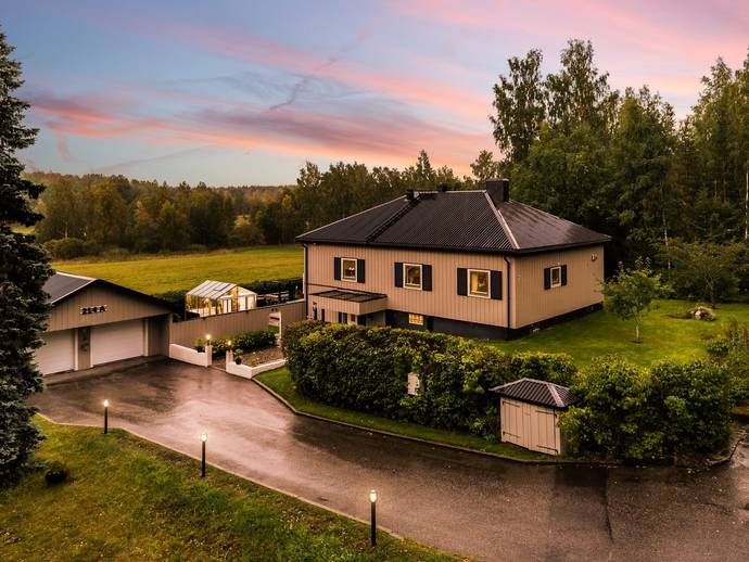 7 rok · 227 m² · Högbovägen 214A