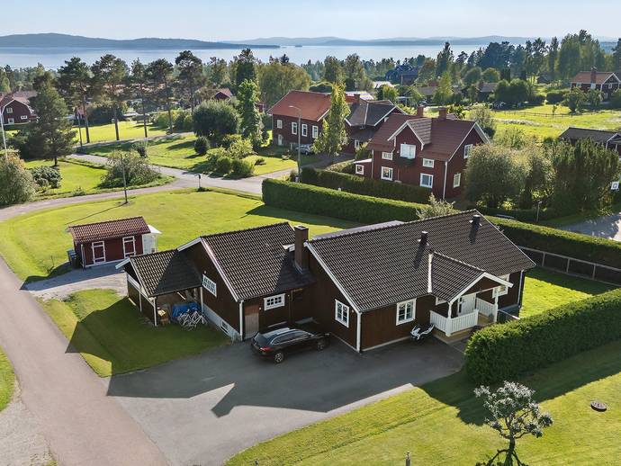 6 rok · 138 m² · Perjons väg 3