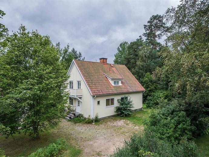 6 rok · 181 m² · Tallbacksvägen 5