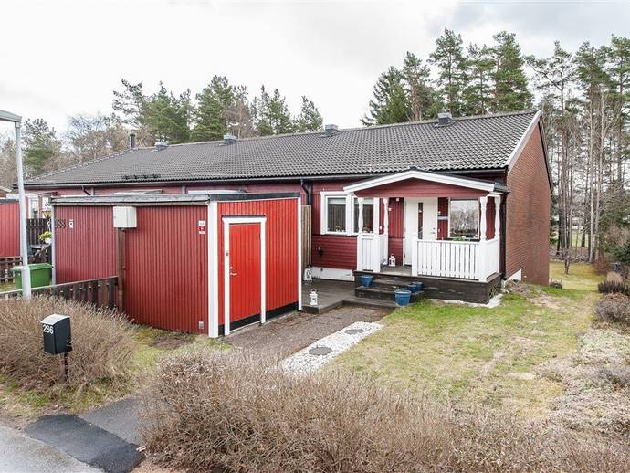 5 rok · 104 m² · Svartbäckens by 286