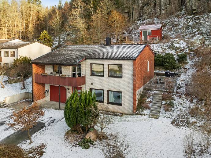 4 rok · 121 m² · Hallebergsvägen 27