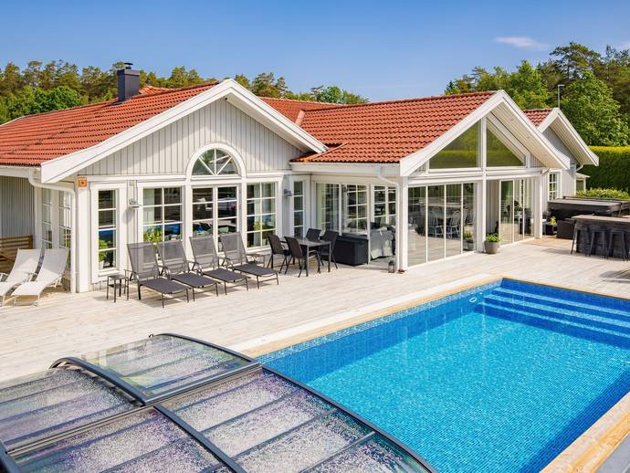6 rok · 182 m² · Hängasksvägen 11