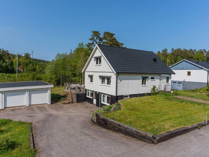 6 rok · 172 m² · Blomstervägen 6