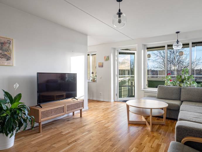 4 rok · 93 m² · Majrovägen 27
