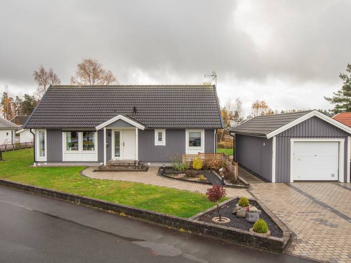 6 rok · 143 m² · Lingonstigen 8