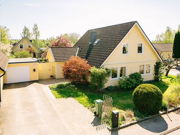 6 rok · 162 m² · Morkullevägen 4