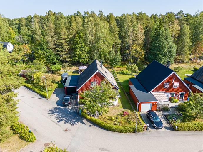 6 rok · 145 m² · Skomakarvägen 1