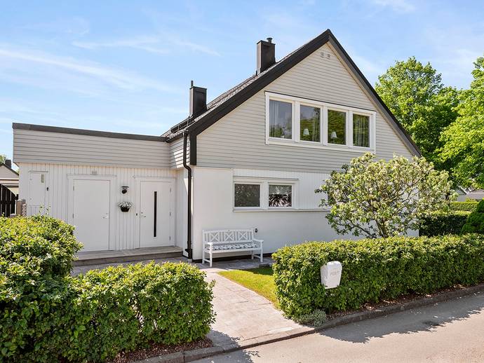 6 rok · 160 m² · Författarevägen 59