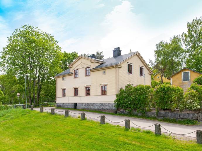 8 rok · 222 m² · Rosengatan 20