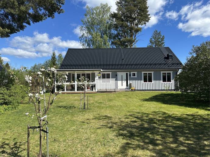 6 rok · 174 m² · Fältvägen 18