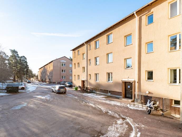 2 rok · 43,8 m² · Furugatan 3B