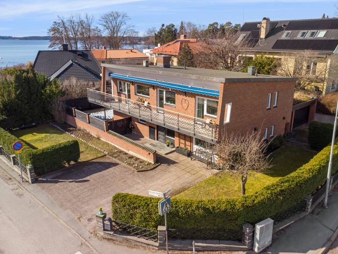 8 rok · 233 m² · Hässelby strandväg 26