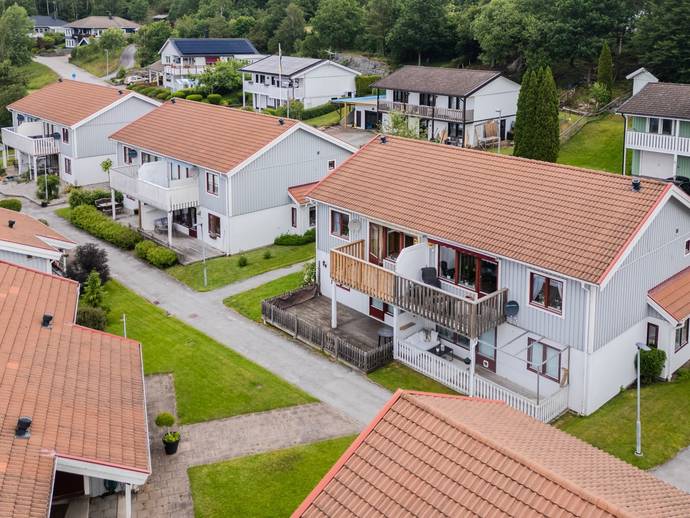 2 rok · 65,8 m² · Åsenvägen 5