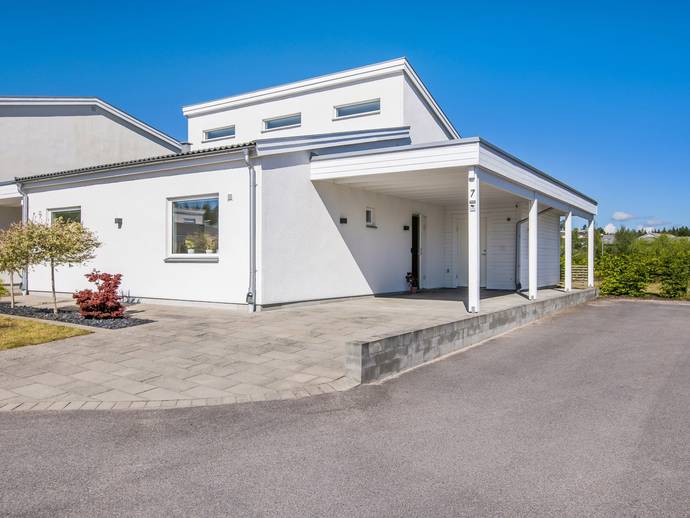 3 rok · Hallonvägen 7