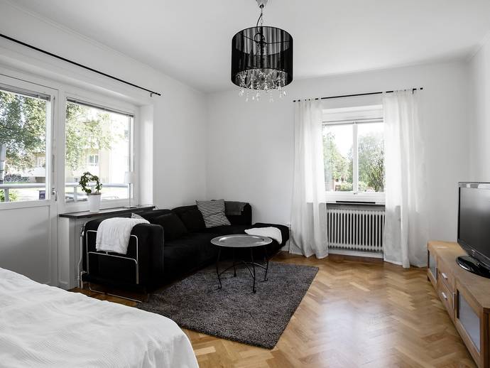 1 rok · 33,3 m² · Kungsberget 2